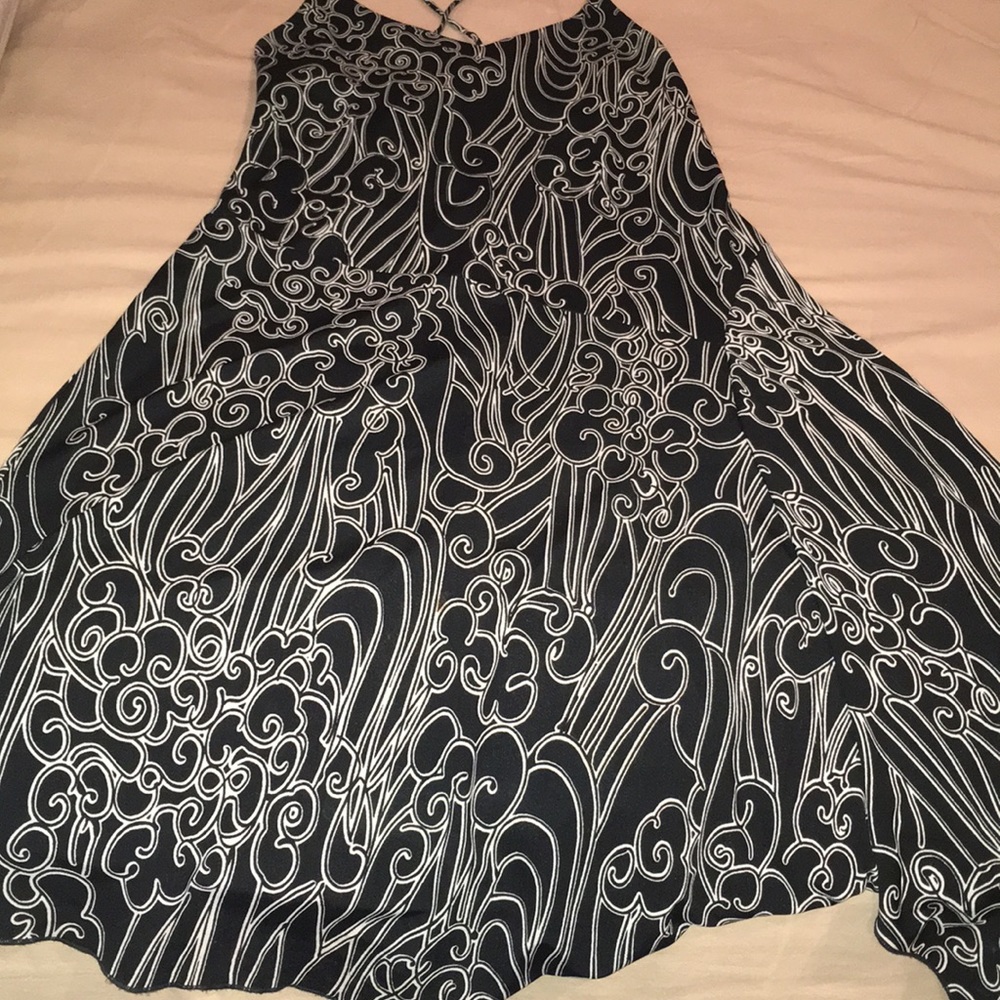 Beautiful Dress - Picture 8 of 12